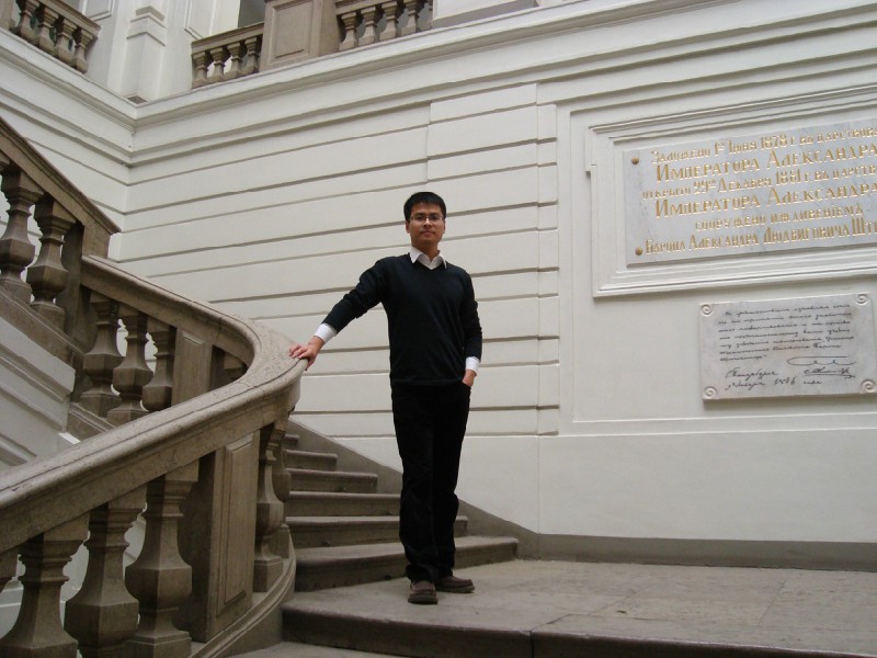 Gao Yuan at a Mendeleev memorial academic space in St. Petersburg